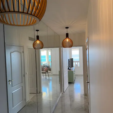 דירה Lisa מנטון